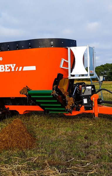 Abbey New Zealand's best Mixer Feed Wagon